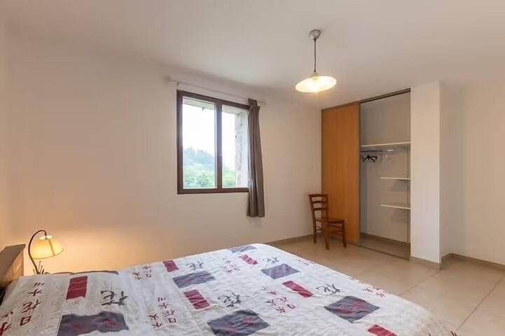 Location de vacances pour 12 personnes, avec terrasse et jardin à Chambonas - 3