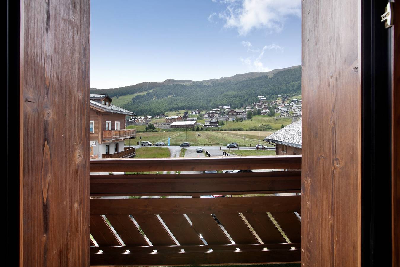 Ganze Wohnung, Casa La Sorgente - Ferienwohnung Domenico: Moderne Eleganz mit Bergblick in Livigno (Stadt), Livigno