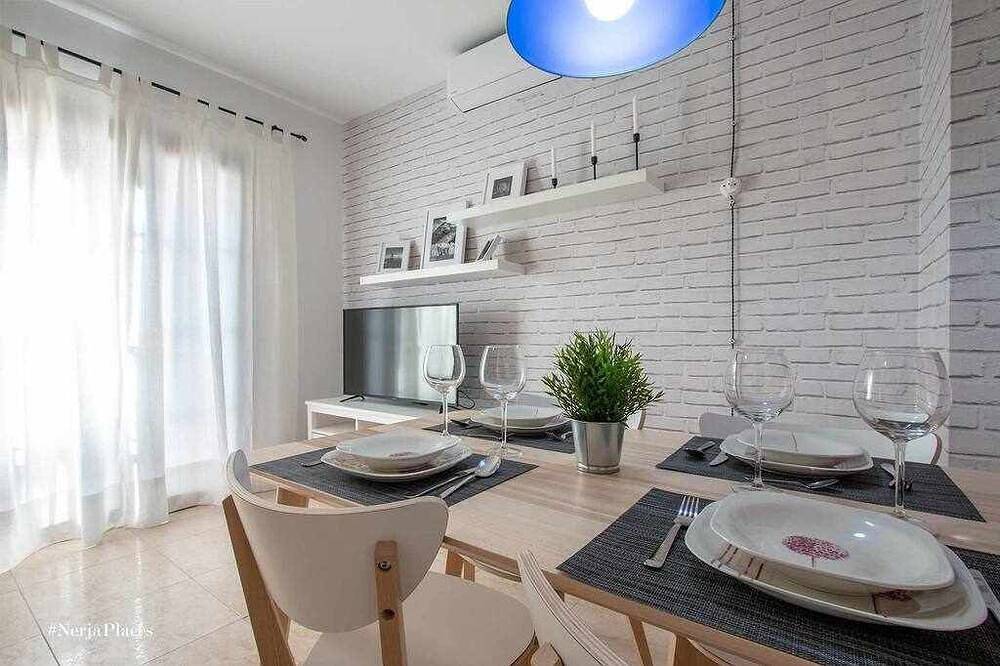 Entire apartment, P2. Modern apt. 1 bedroom in the center in Nerja Centre, Nerja