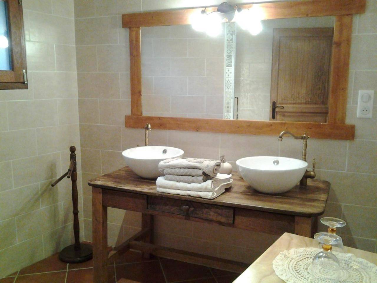 Double or Twin Room with Private Bathroom in Le Cayrol, Parc naturel régional de l'Aubrac