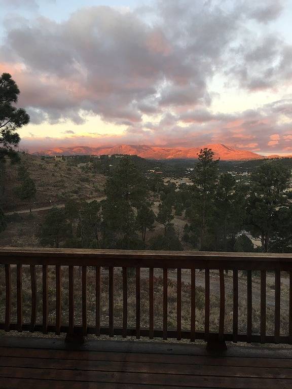 Spektakuläre Panoramablick von diesem majestätischen 3 Hektar großen Luxuschalet Rückzug in Alto, Lincoln County (NM)