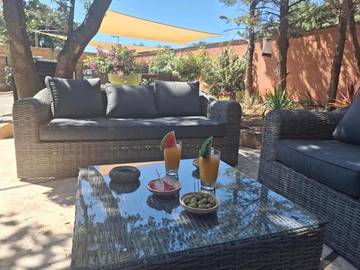 Gîte pour 2 personnes, avec jardin et jacuzzi à Aureille