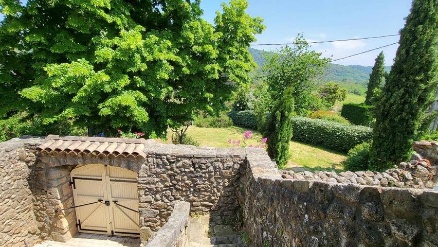 Location de vacances pour 5 personnes, avec vue et terrasse à Joannas - 3