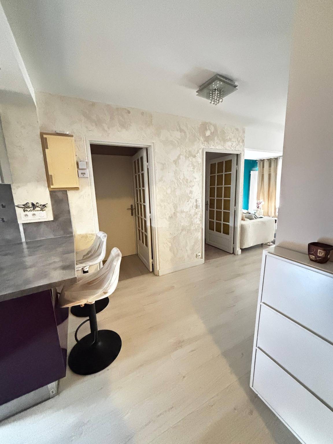 Appartement entier, Appart climatisé centre ville Dijon 6 personnes proche du Parc Des Expositions in Dijon, Région de Dijon