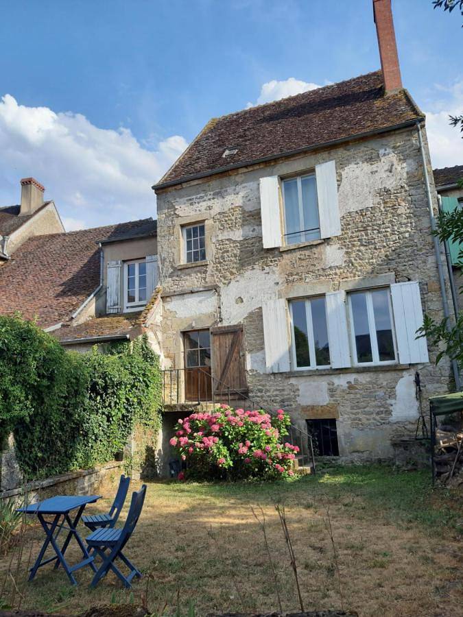 Location de vacances pour 4 personnes, avec Jardin et Vue à Corbigny