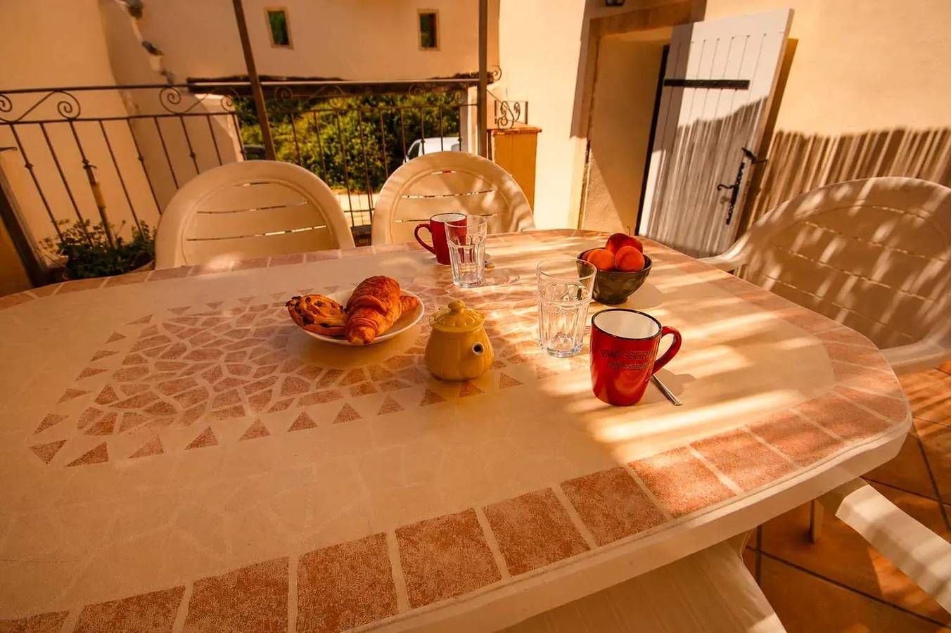 Casa encantadora en La Roche-sur-le-Buis con piscina compartida in La Roche-sur-le-Buis, Región de Nyons