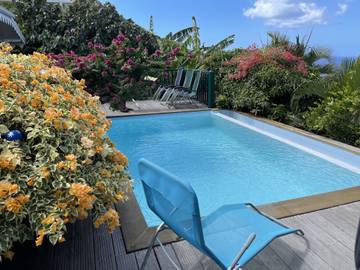 Location de vacances pour 4 personnes, avec terrasse et piscine à Les Anses-d'Arlet