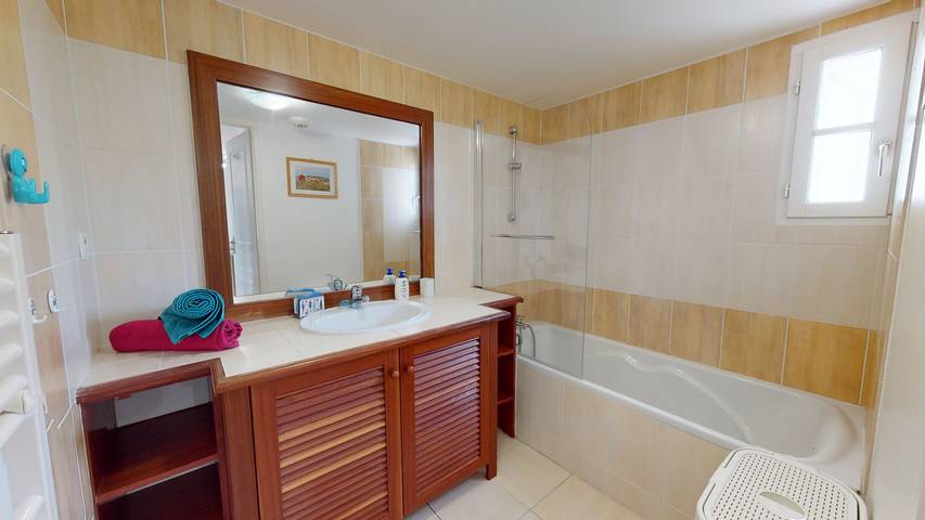 Location de vacances pour 4 personnes, avec jardin ainsi que balcon et vue, adapté aux familles à Coëx - 4