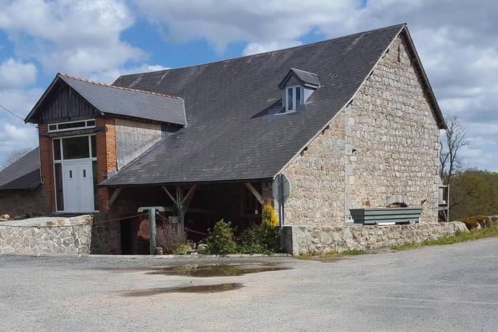 Gîte pour 4 personnes, avec jardin et balcon à Mérinchal