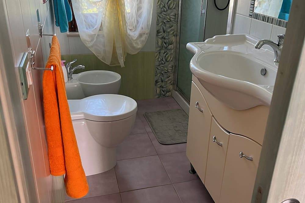 Ganze Wohnung, Apartment in villa with sea view in Torre del Pozzo, Cuglieri