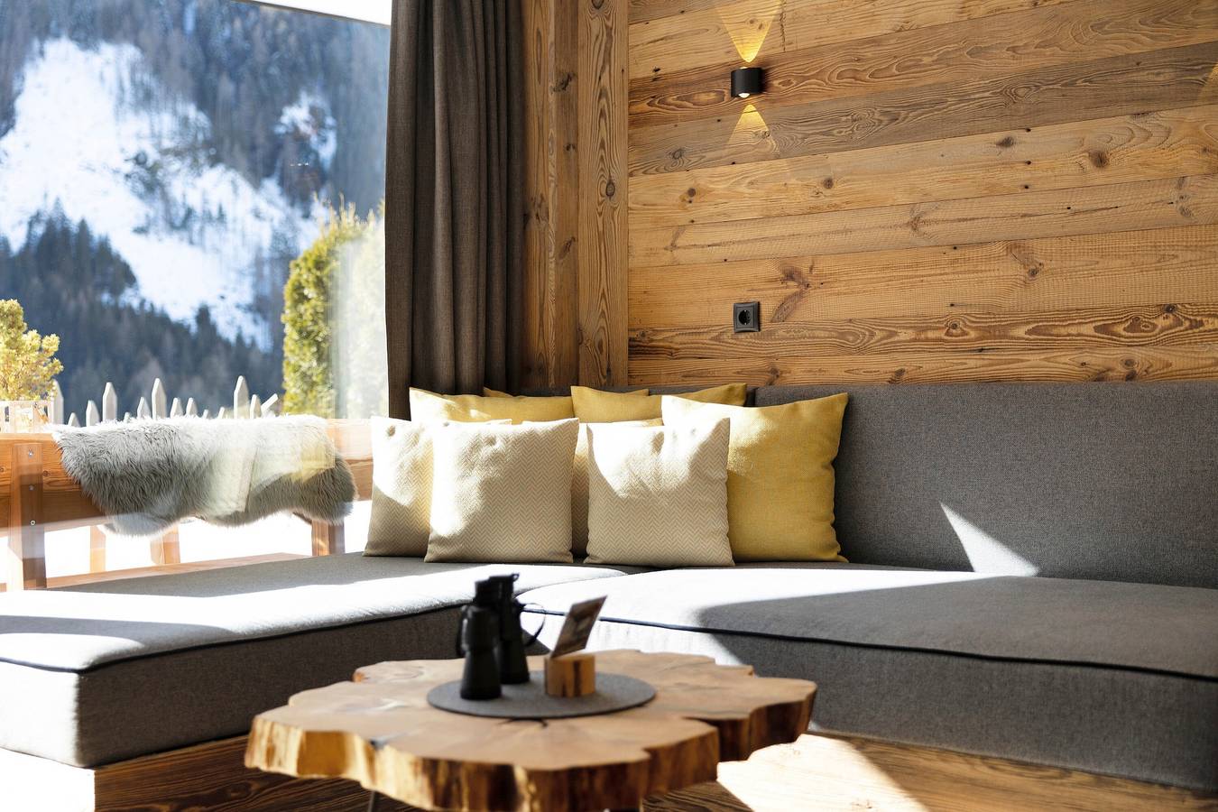 Ganze Wohnung, Ferienwohnung 'Chalet-Suite Wald' mit Bergblick, privater Terrasse und Wlan in Mühlwald, Zillertaler Alpen