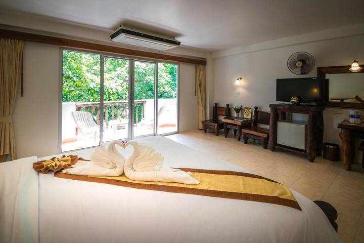 Hôtel pour 3 personnes, avec balcon ainsi que vue et piscine à Ao Nang Beach - 4