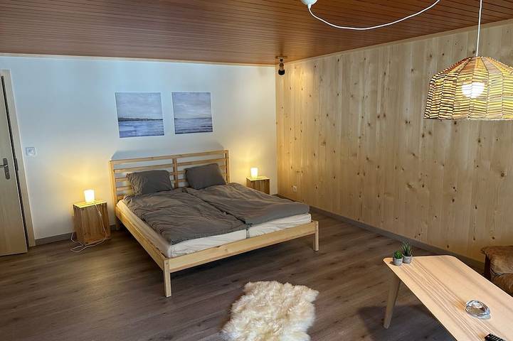 Vakantiewoning voor 4 personen, met zwembad en tuin in Zweisimmen