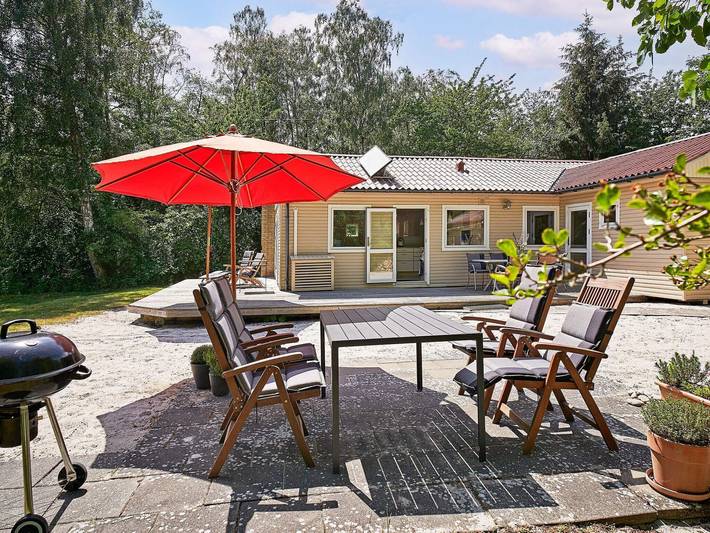 Feriehus for 6 personer, med terrasse, barnevennlig på Bornholm