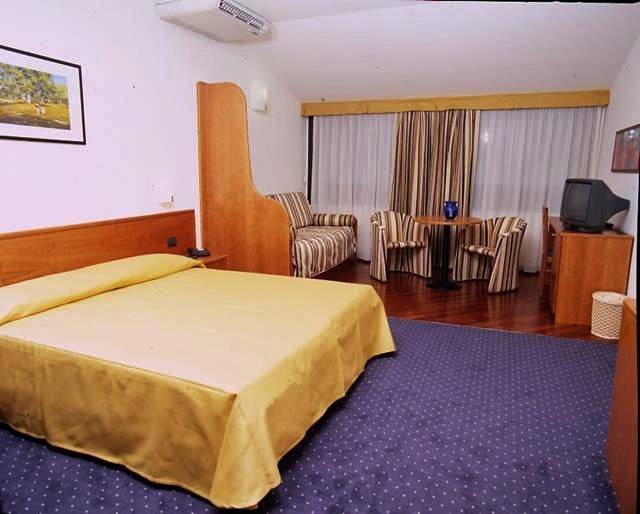Hôtel pour 3 personnes, avec balcon et vue à Gazzaniga (homonymie)