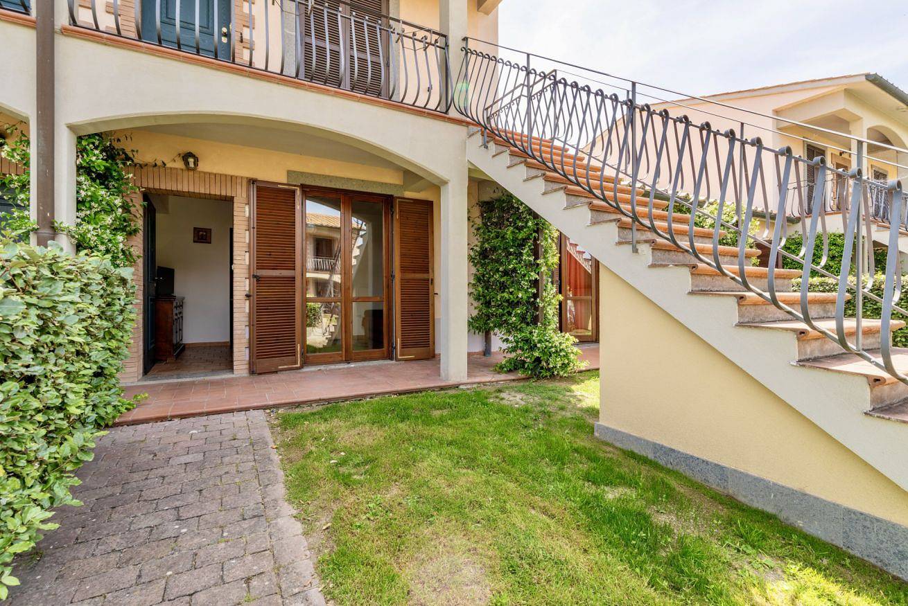 Ganze Wohnung, Villaggio Le Querce Two-room apartment 2/4 in Sorano, Grosseto Provinz