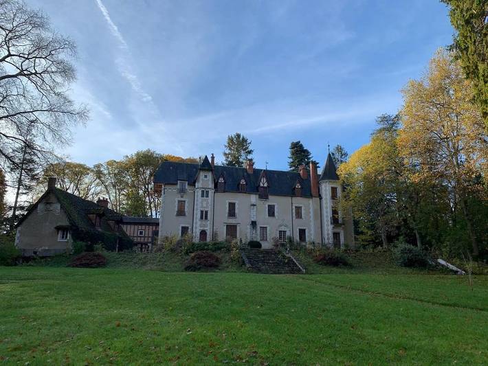 Chambre d’hôte pour 13 personnes, avec Terrasse et Jardin ainsi que Piscine et Vue