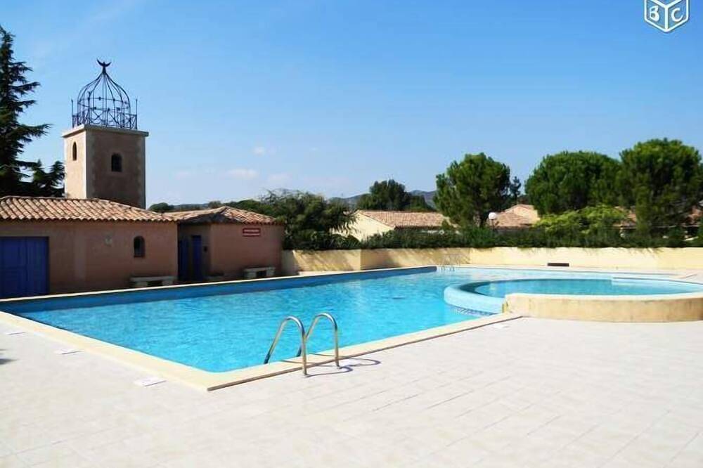 Sous le soleil de Provence in Eyguières, Région d'Arles