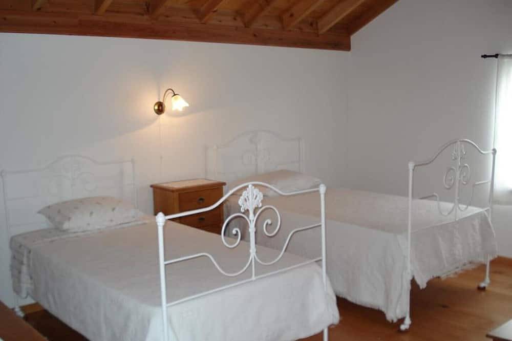 Faidoca's Grandfather House - Haus mit vier Schlafzimmern in Calheta de Nesquim, Pico (Azoren)