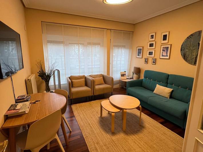 Appartement de vacances entier, Sur le fleuve Bilbao, vues exceptionnelles in Spa-Balneario Jardines de Albia (Bilbao), Bilbao