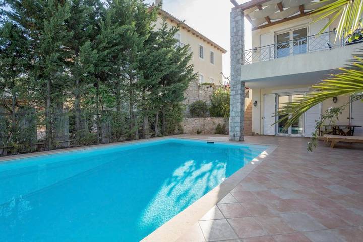 Location de vacances pour 10 personnes, avec jacuzzi ainsi que piscine et jardin à Porto Heli - 3