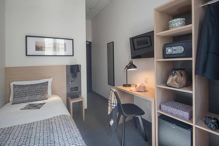 Hôtel pour 4 personnes dans Gare de Nice ville - 4