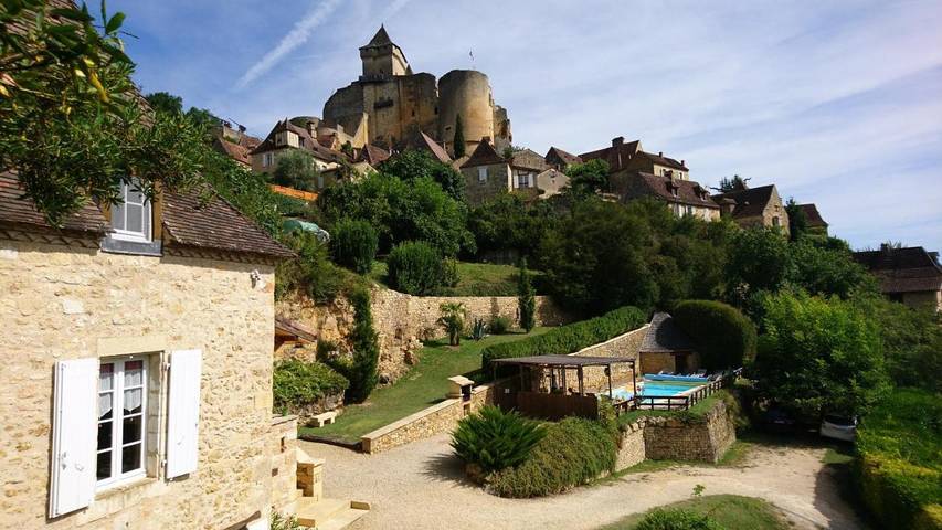 Villa pour 6 personnes, avec vue ainsi que balcon et piscine