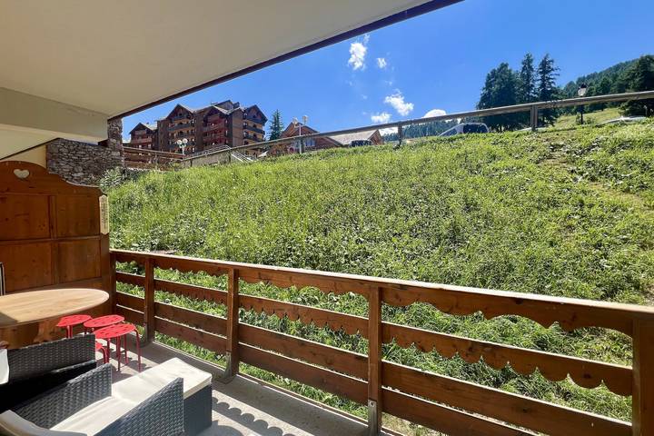 Gîte pour 13 personnes, avec piscine ainsi que sauna et balcon, adapté aux familles à Risoul - 4