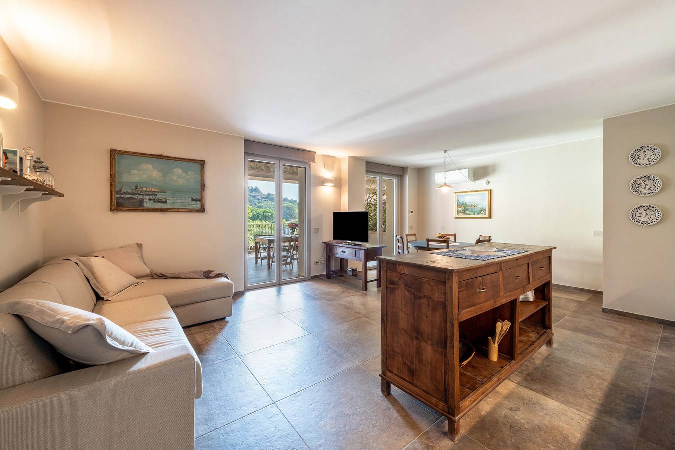 Appartamento intero, Appartamento 'Abaye 6 Cabernet - Charm' con piscina condivisa, Wi-Fi e aria condizionata in Soiano del Lago, Prealpi Gardesane