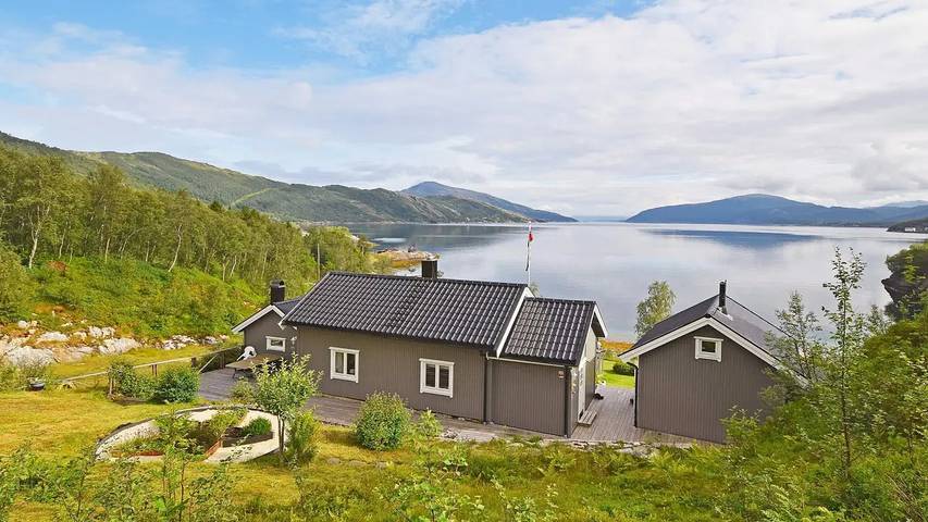 Ferienhaus für 7 Personen, mit Terrasse und Sauna in Nordland