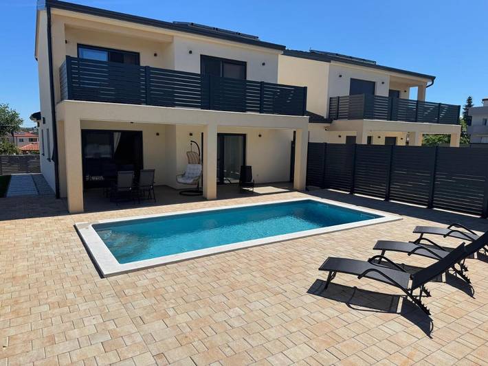 Villa mit pool für 6 Personen, mit Garten und Ausblick sowie Pool, kinderfreundlich in Poreč - 2