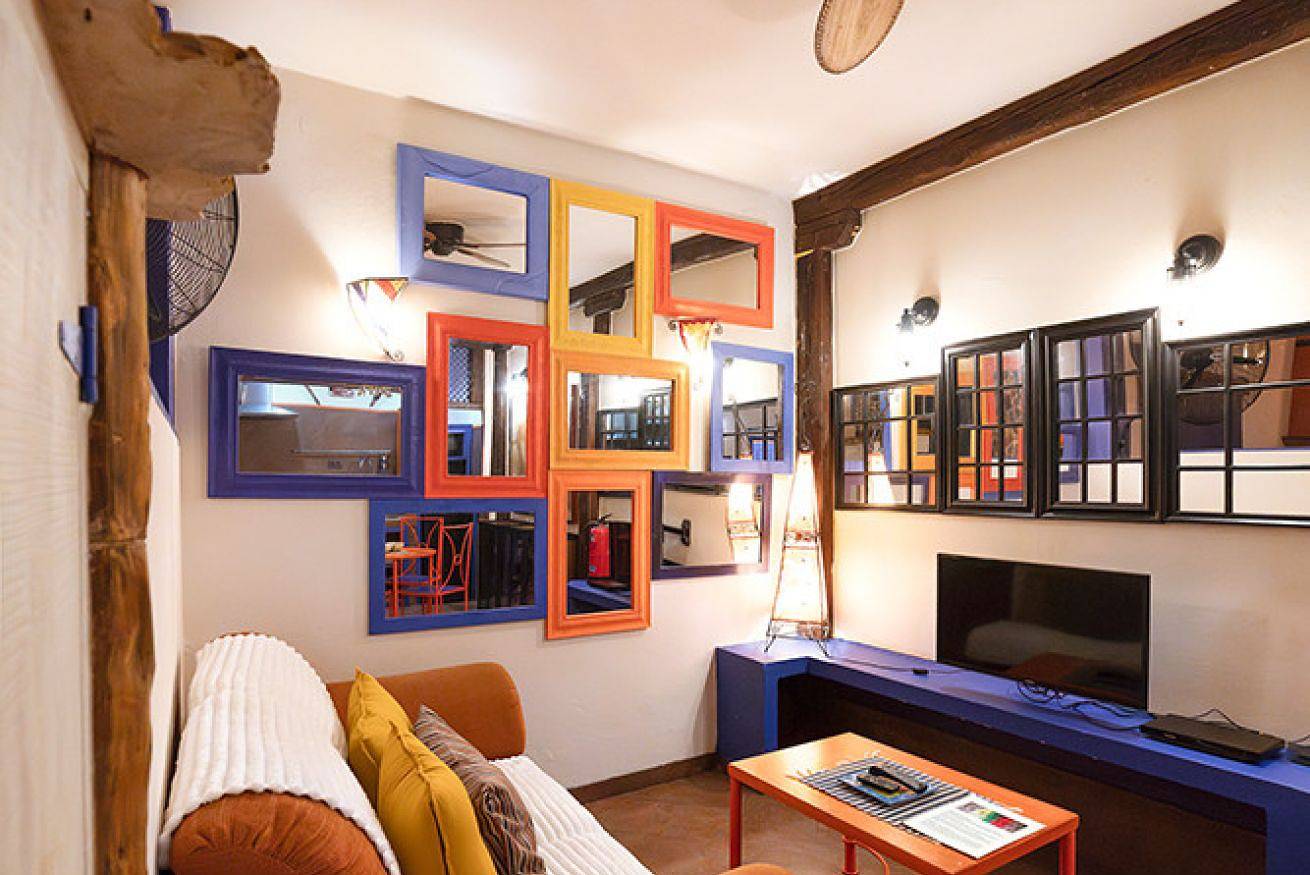 Entire apartment, Apartment 8. El Refugio Suite with jacuzzi and fireplace in Enterría, Camaleño