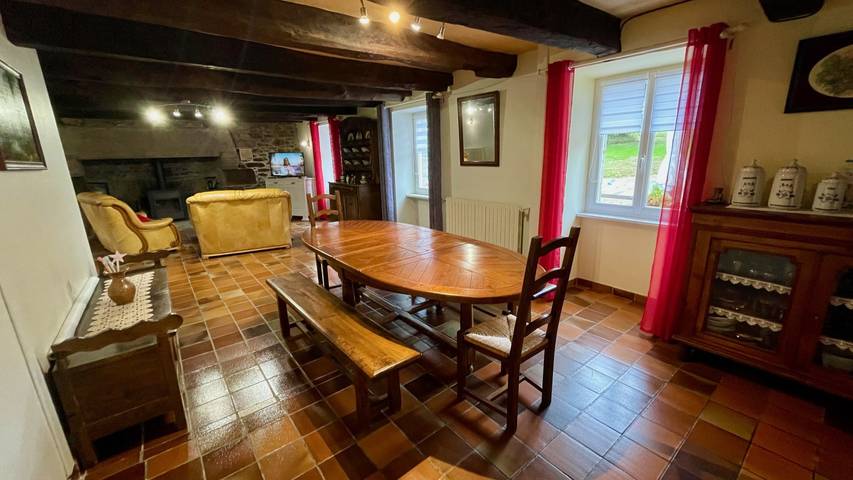 Gîte pour 6 personnes, avec jardin et terrasse à Poullaouen - 4