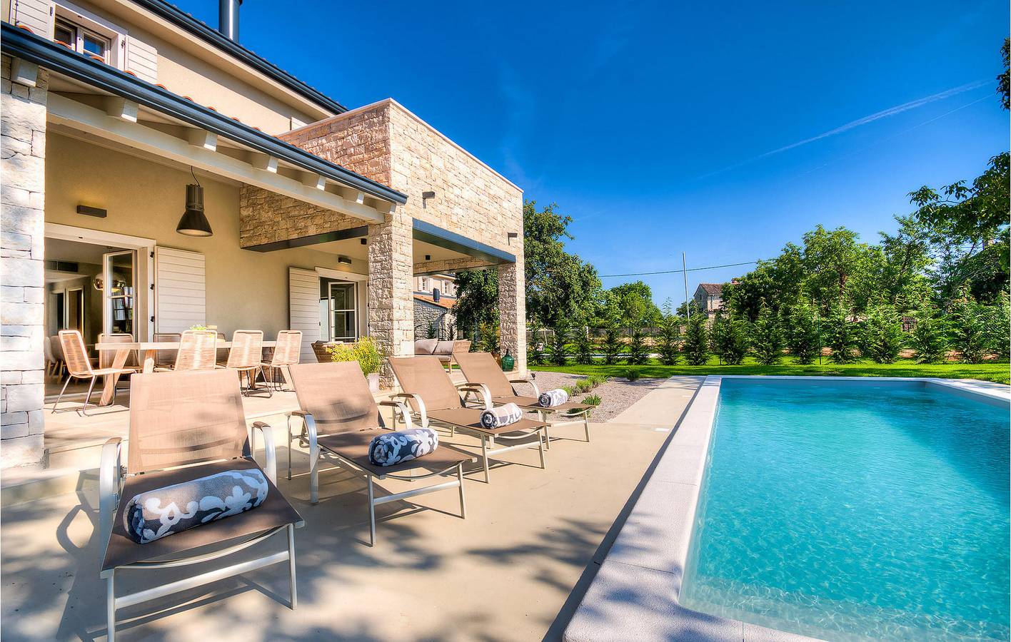 Gemütliche 2-Zimmer-Wohnung mit Pool, Parkplatz und WLAN in der Nähe von Kanfanar in Žminj, Zentralistrien