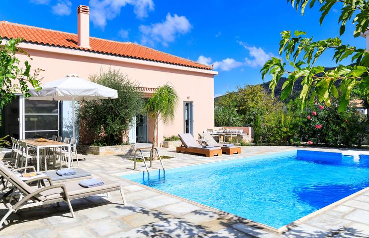 Villa für 6 Personen, mit Garten und Pool sowie Terrasse