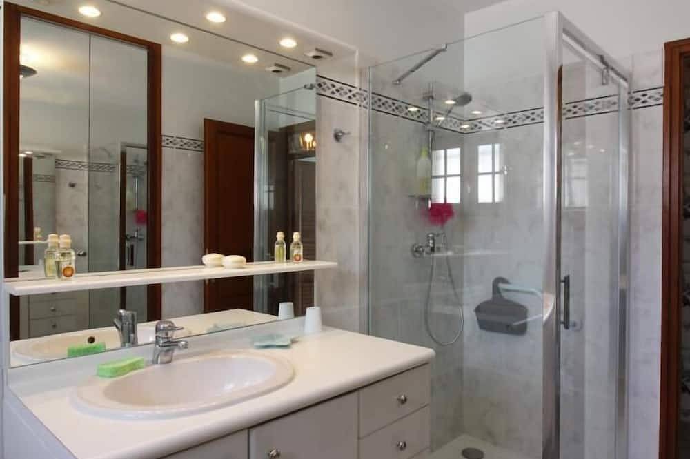 Appartement entier, Gîte Seguin - Eysines - City break in Eysines, Région de Bordeaux
