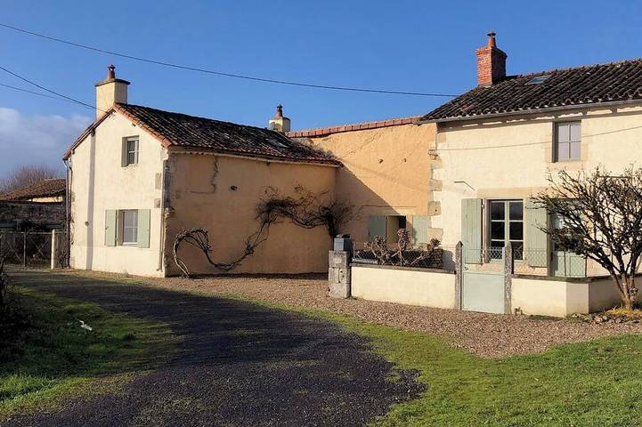 Gîte pour 6 personnes, avec jardin et terrasse à La Chapelle-Bâton
