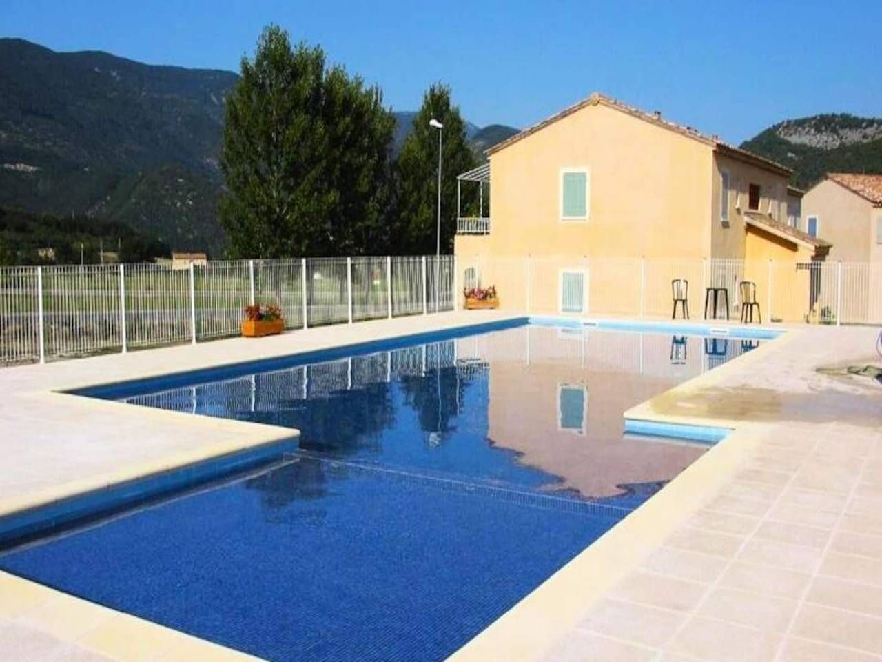 Entire apartment, 2 Rooms 4 People in Montbrun-les-Bains, Nyons region