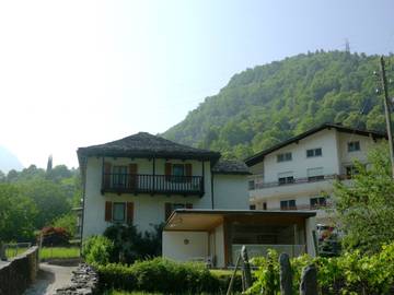 Ferienhaus für 5 Personen, mit Ausblick und Garten in Misox Calancatal