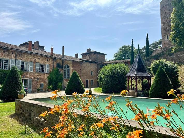 Chambre d’hôte pour 2 personnes, avec vue ainsi que jardin et piscine, animaux acceptés dans l' Ain - 3