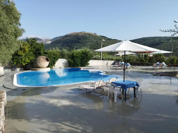 Appartamento vacanze per 2 persone, con piscina e giardino - 1