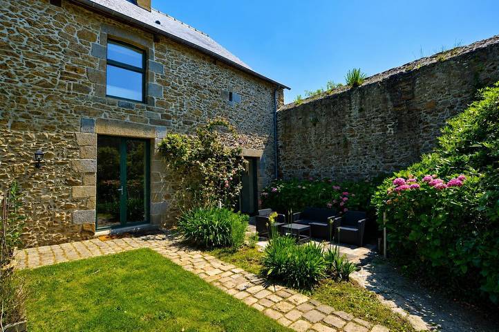 Gîte pour 4 personnes, avec vue ainsi que jardin et piscine