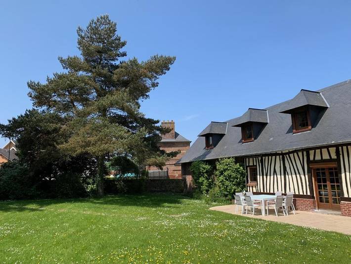 Location de vacances pour 6 personnes, avec jardin et terrasse à Auquemesnil