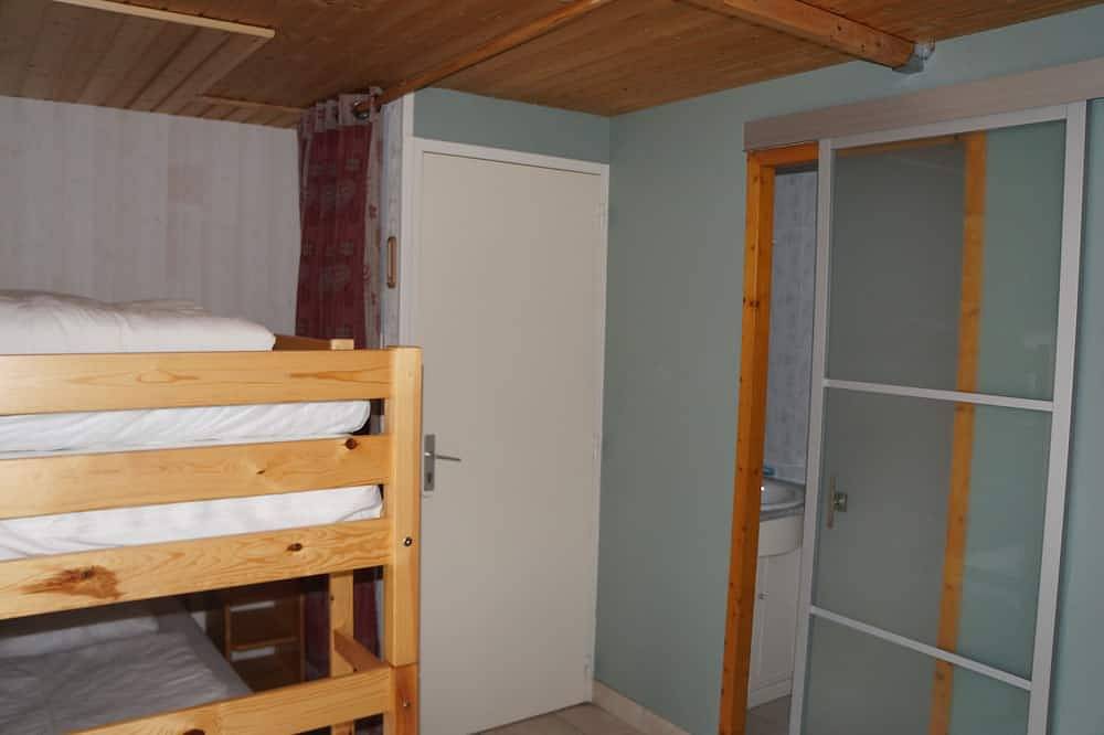 Chalet au pied de la station de la Serra pour séjour en famille ou entre amis in Lamoura, Parc naturel régional du Haut-Jura
