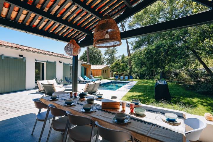 Villa pour 10 personnes, avec piscine ainsi que jardin et terrasse en Charente-Maritime - 3