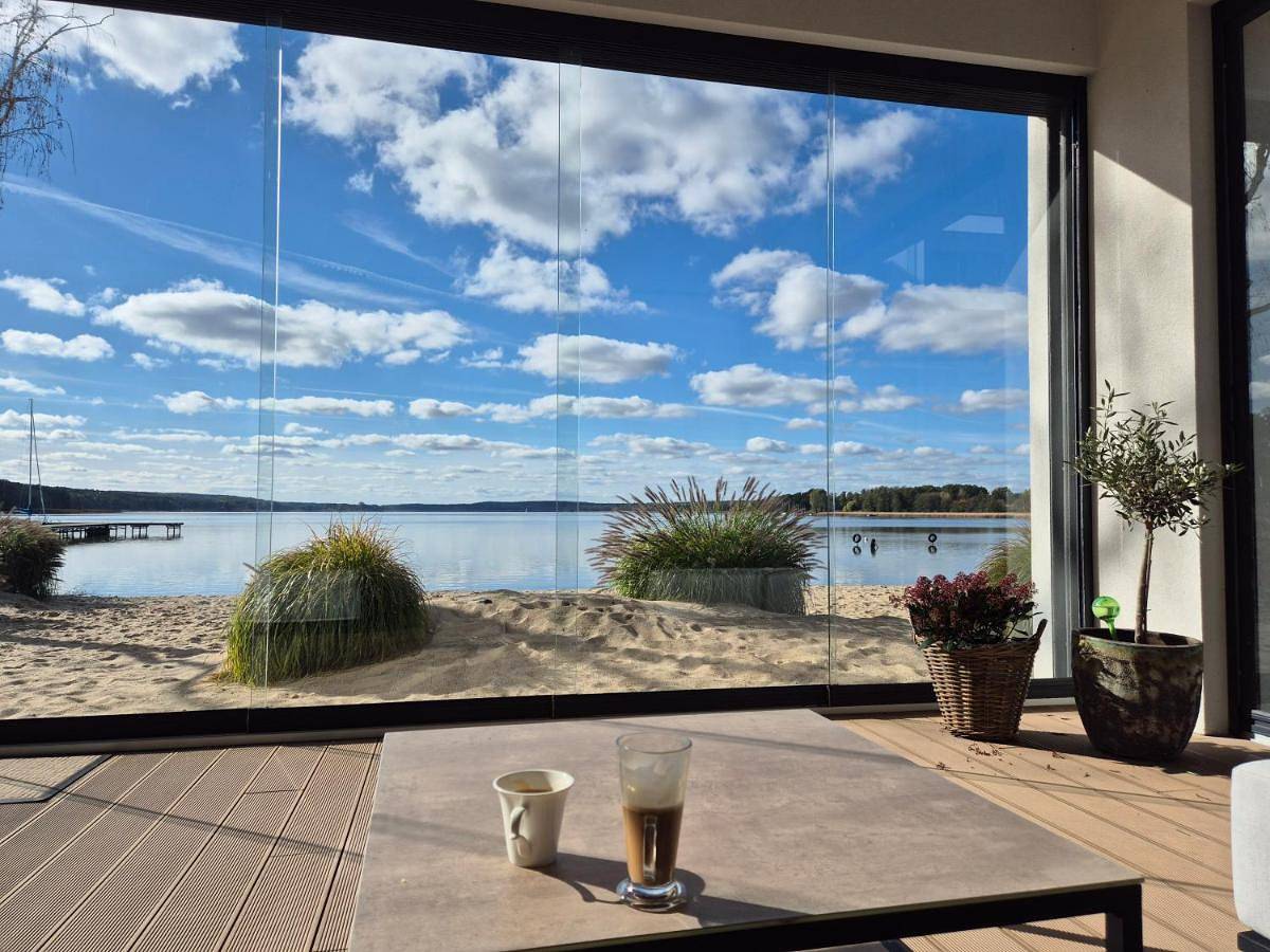 Cały apartament, Two-Bedroom Apartment with Lake View in Boszkowo, Wielkopolska