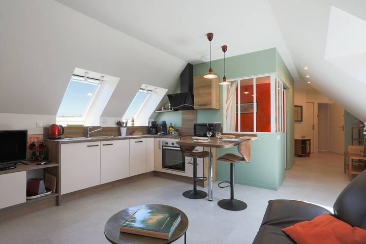 Appartement entier, Appartement 'Kerli Cosy' avec vue sur la mer, jardin privé et Wi-Fi in Trévou-Tréguignec, Côte de Granit Rose