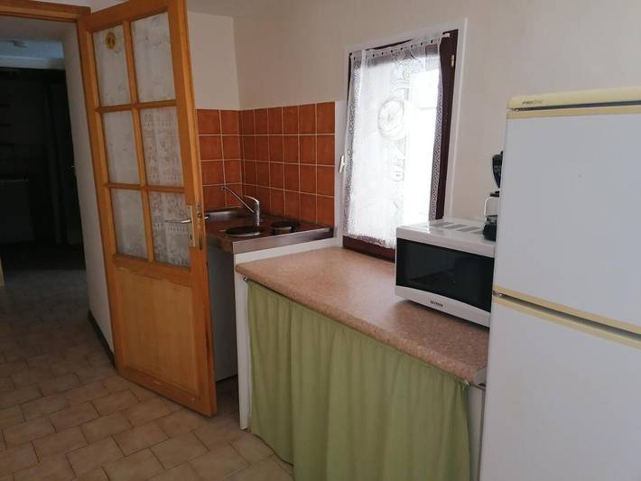 Gîte pour 4 personnes, avec jardin ainsi que terrasse et vue à Saint-Trinit - 2