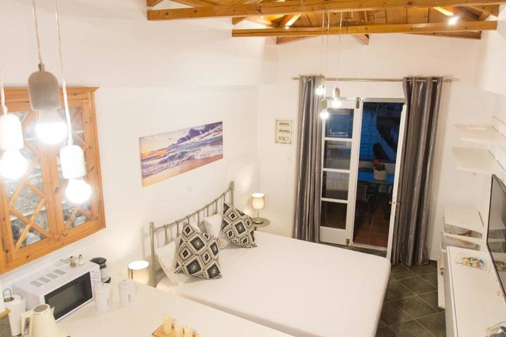 Gîte pour 5 personnes, avec terrasse et vue à Hydra - 4