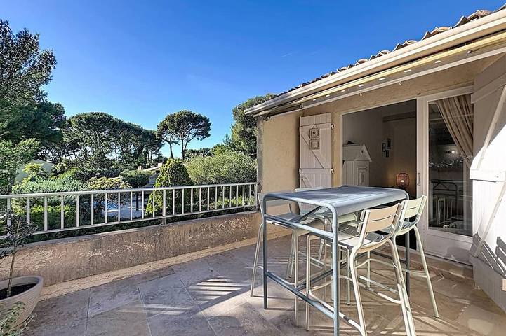 Gîte pour 4 personnes, avec terrasse dans Port Des Lecques Saint Cyr Sur Mer